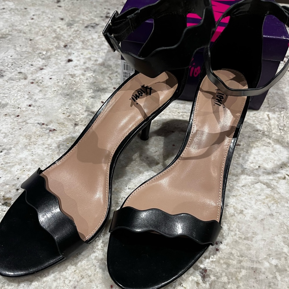 Fioni Iris heels black size 7.5